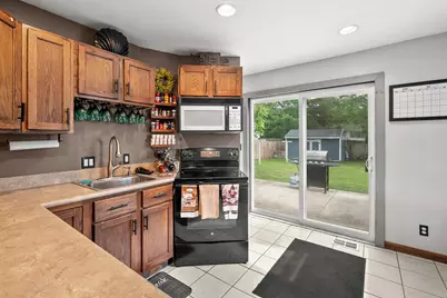 606 Pleasant Avenue, Kalamazoo, MI 49008 - Photo 7