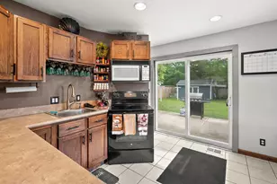 606 Pleasant Ave, Kalamazoo, MI 49008 - Photo 7