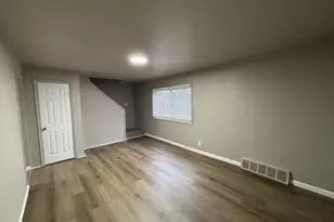31807 Tuscola Ct, Westland, MI 48186 - Photo 3