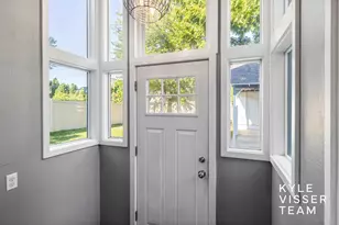 725 Gladstone Dr SE, East Grand Rapids, MI 49506 - Photo 27