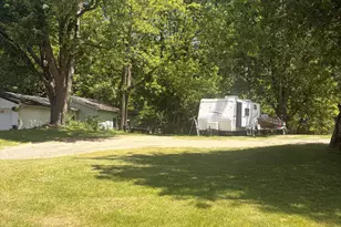 627 Fairyland Ave, Jackson, MI 49202 - Photo 1