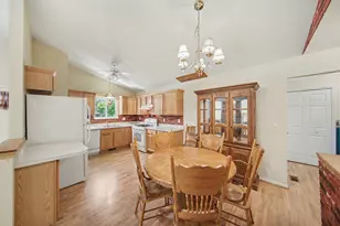 103 Ridgeview Ct, Grass Lake, MI 49240 - Photo 5