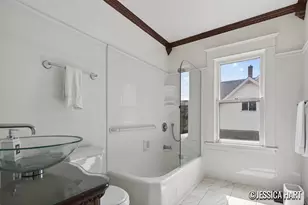 211 Trowbridge St NE, Grand Rapids, MI 49503 - Photo 21
