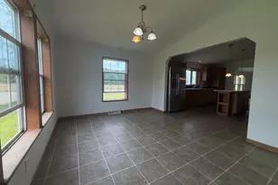 360 Deerfield Dr, Coldwater, MI 49036 - Photo 7