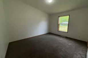 360 Deerfield Dr, Coldwater, MI 49036 - Photo 11