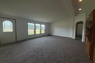 360 Deerfield Dr, Coldwater, MI 49036 - Photo 3