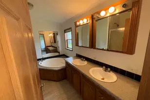 360 Deerfield Dr, Coldwater, MI 49036 - Photo 15