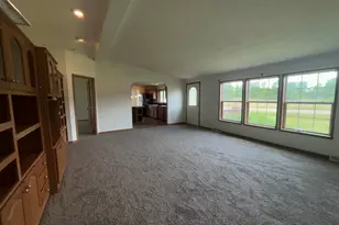 360 Deerfield Dr, Coldwater, MI 49036 - Photo 9