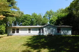 27134 Deerfield Ln, Edwardsburg, MI 49112 - Photo 3