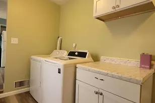 52 W Bacon St, Hillsdale, MI 49242 - Photo 35