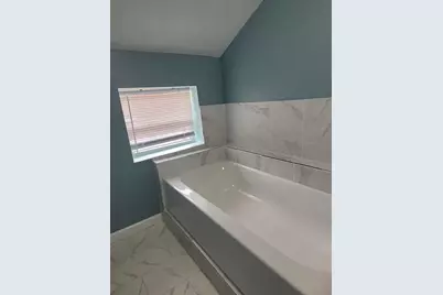 52 W Bacon Street, Hillsdale, MI 49242 - Photo 27