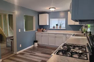 52 W Bacon St, Hillsdale, MI 49242 - Photo 11