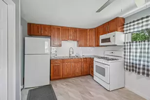 2121 Champagne Dr, Ann Arbor, MI 48108 - Photo 9