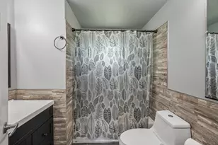 2121 Champagne Dr, Ann Arbor, MI 48108 - Photo 11