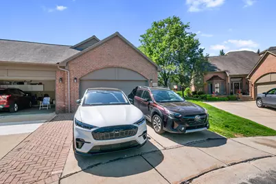 54661 Bellingham Drive, Shelby Twp, MI 48316 - Photo 3