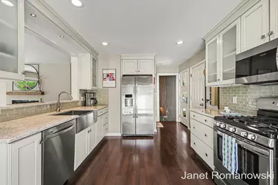 324 Pioneer Club Road SE, Grand Rapids, MI 49506 - Photo 3