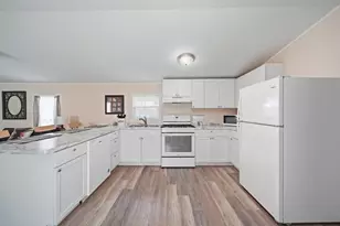 80 Sterling, Adrian, MI 49221 - Photo 5