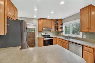 32388 Arlington Dr, Beverly Hills, MI 48025 - Photo 15