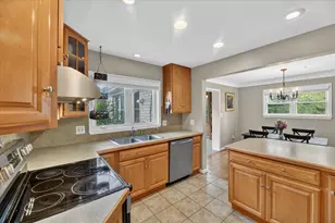 32388 Arlington Dr, Beverly Hills, MI 48025 - Photo 17