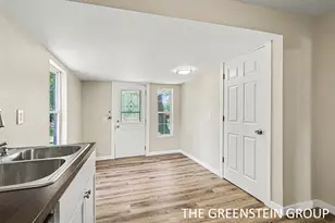 301 E North St, Greenville, MI 48838 - Photo 9