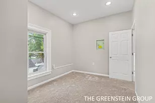 215 W Grove St, Greenville, MI 48838 - Photo 9