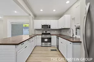 215 W Grove St, Greenville, MI 48838 - Photo 25