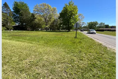 167 E E Delaware Avenue, Benton Harbor, MI 49022 - Photo 5