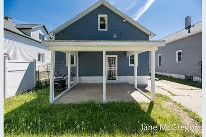 2023 Henry Street, Muskegon, MI 49441 - Photo 29