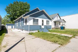 2023 Henry St, Muskegon, MI 49441 - Photo 33