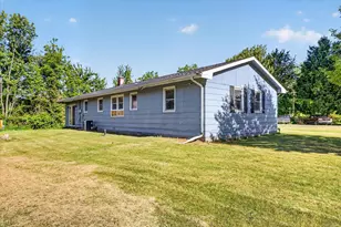 974 Emerson Ave, Benton Harbor, MI 49022 - Photo 5