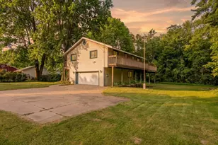304 N Augusta Dr, Augusta, MI 49012 - Photo 3
