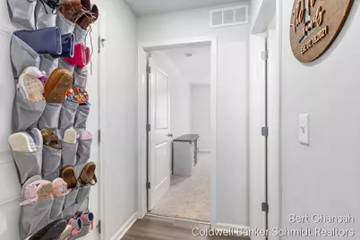 8376 N Oaks Court, Grand Blanc, MI 48439 - Photo 17