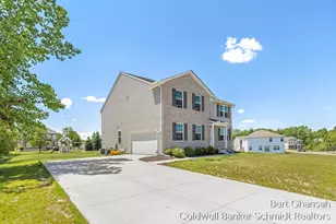 8376 N Oaks Ct, Grand Blanc, MI 48439 - Photo 3