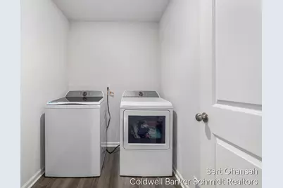 8376 N Oaks Court, Grand Blanc, MI 48439 - Photo 31