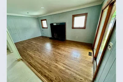21489 Danbury Street, Woodhaven, MI 48183 - Photo 9