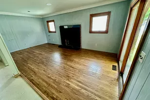 21489 Danbury St, Woodhaven, MI 48183 - Photo 9