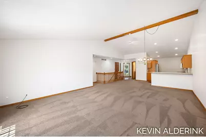 8872 N Peninsula Court, Zeeland, MI 49464 - Photo 9