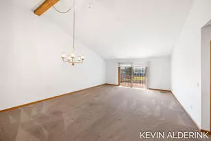 8872 N Peninsula Ct, Zeeland, MI 49464 - Photo 7