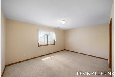 8872 N Peninsula Court, Zeeland, MI 49464 - Photo 27