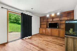 5705 Gatewood Dr SE, Grand Rapids, MI 49508 - Photo 11