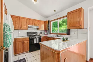 5705 Gatewood Dr SE, Grand Rapids, MI 49508 - Photo 9