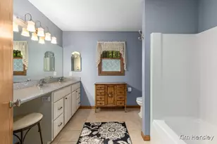 8160 Oakview Ridge Dr NE, Rockford, MI 49341 - Photo 19