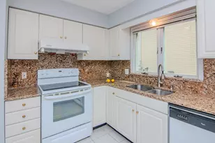 2402 Meadowridge Ct, Ann Arbor, MI 48105 - Photo 37