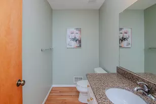 2402 Meadowridge Ct, Ann Arbor, MI 48105 - Photo 41