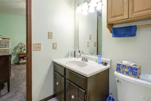 8290 E W Ave E, Vicksburg, MI 49097 - Photo 9