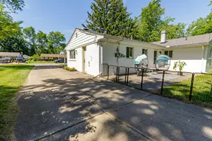 2522 Lafay Dr, West Bloomfield, MI 48324 - Photo 25