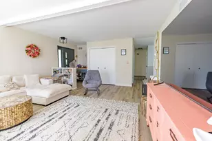 2522 Lafay Dr, West Bloomfield, MI 48324 - Photo 7