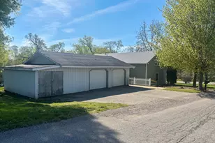 126 E Maple St, Muir, MI 48860 - Photo 3