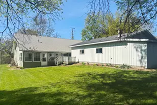 126 E Maple St, Muir, MI 48860 - Photo 5