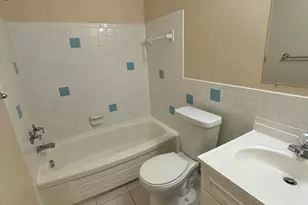 3647 Kenbrooke Ct, Kalamazoo, MI 49006 - Photo 9